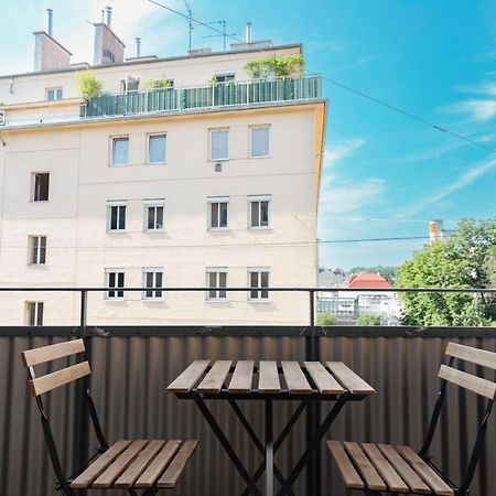 Beautiful 2-Bedroom Apartment Near Schoenbrunn Вена Экстерьер фото