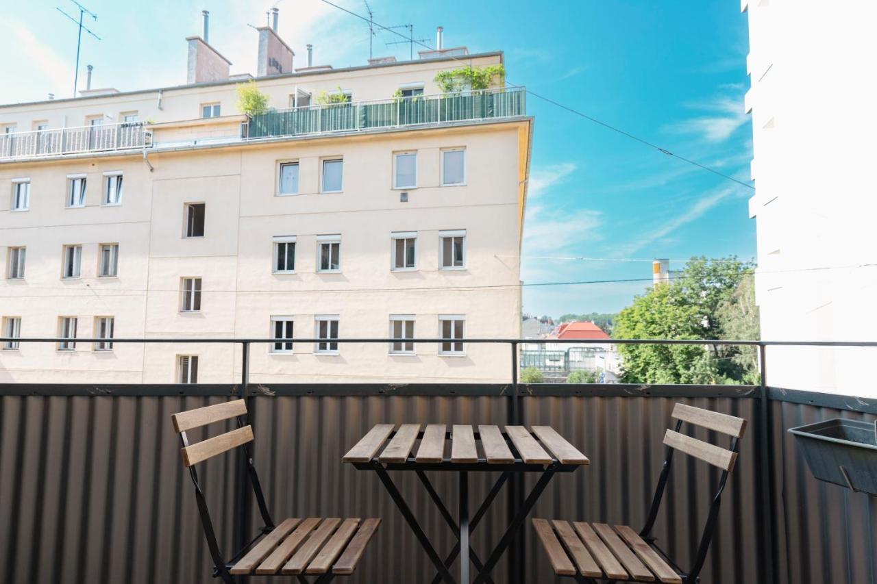 Beautiful 2-Bedroom Apartment Near Schoenbrunn Вена Экстерьер фото