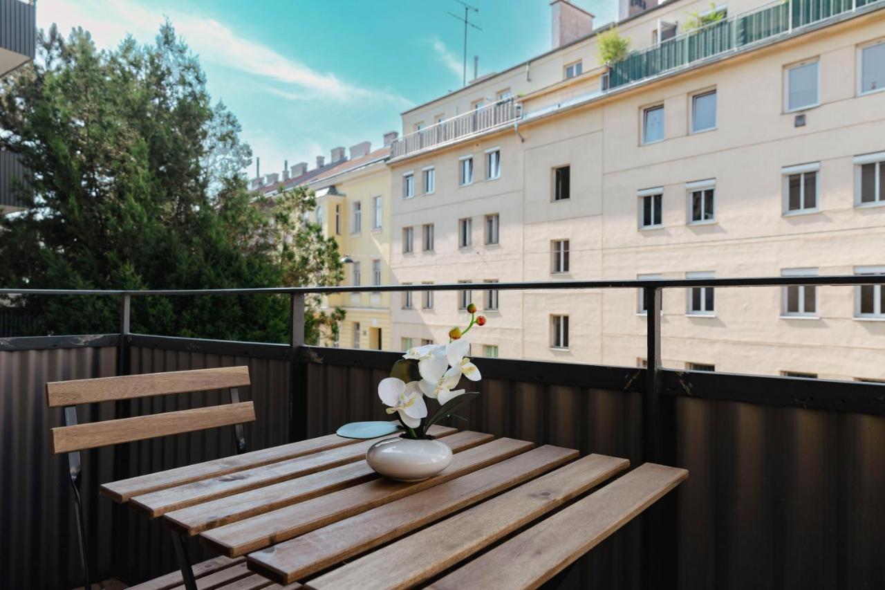 Beautiful 2-Bedroom Apartment Near Schoenbrunn Вена Экстерьер фото