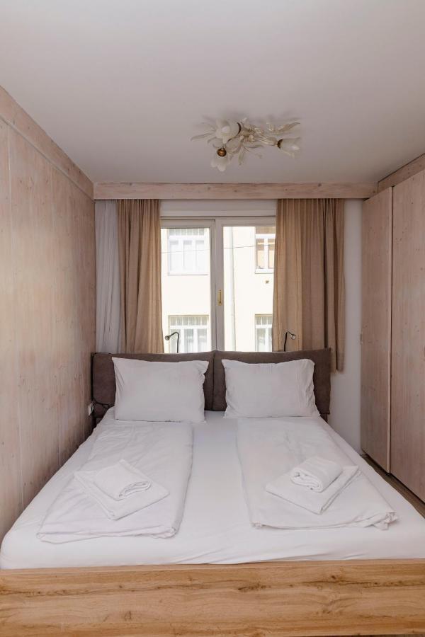 Beautiful 2-Bedroom Apartment Near Schoenbrunn Вена Экстерьер фото