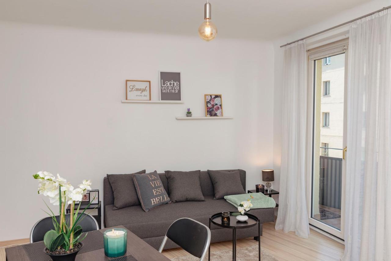 Beautiful 2-Bedroom Apartment Near Schoenbrunn Вена Экстерьер фото