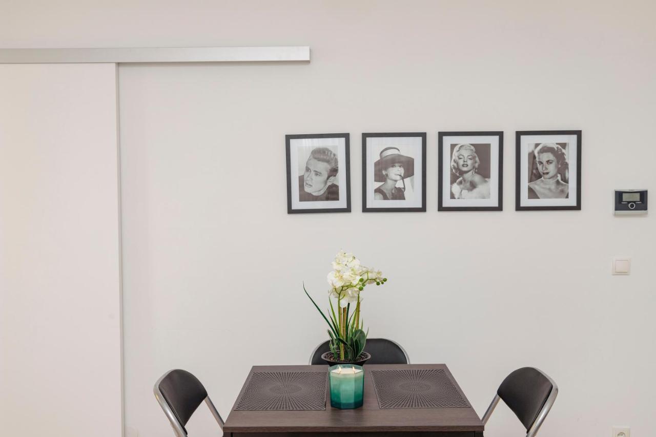 Beautiful 2-Bedroom Apartment Near Schoenbrunn Вена Экстерьер фото
