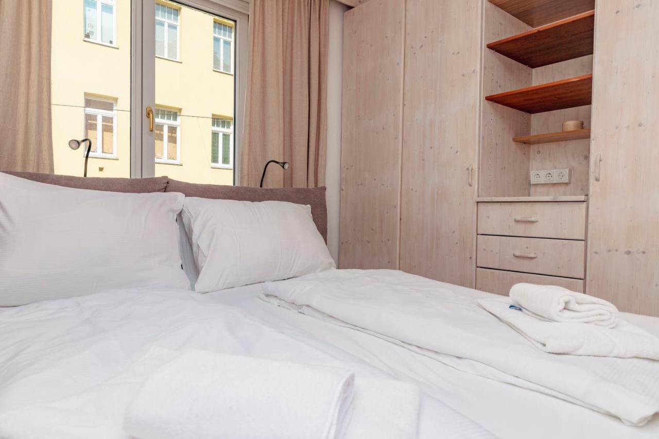Beautiful 2-Bedroom Apartment Near Schoenbrunn Вена Экстерьер фото