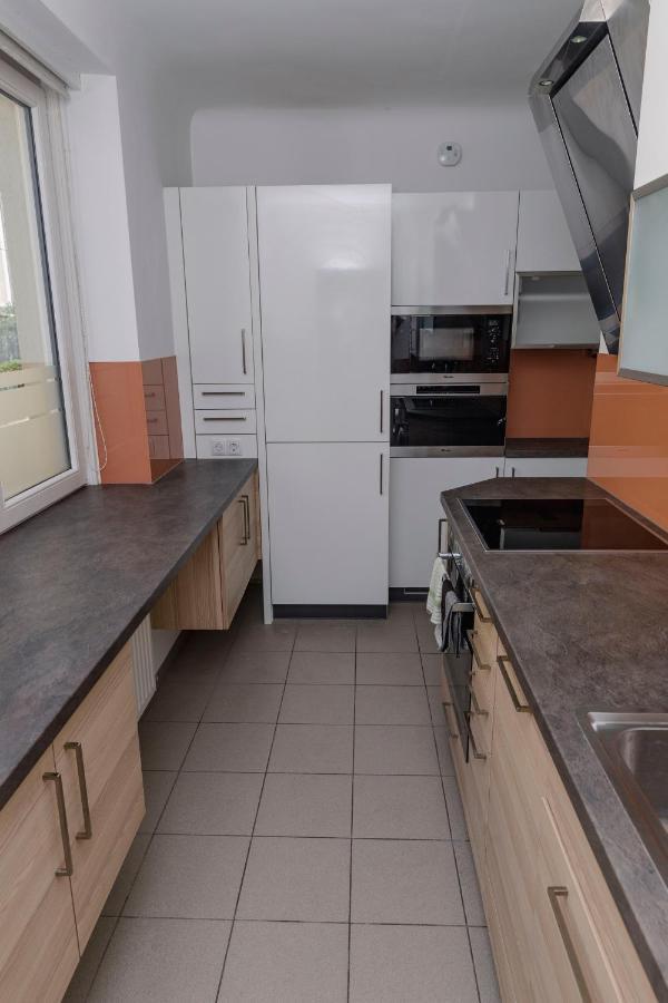 Beautiful 2-Bedroom Apartment Near Schoenbrunn Вена Экстерьер фото